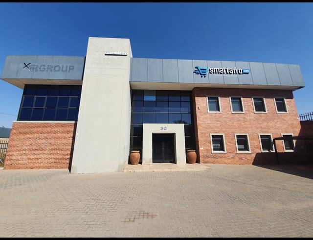1,929M² WAREHOUSE TO LET IN CROWN